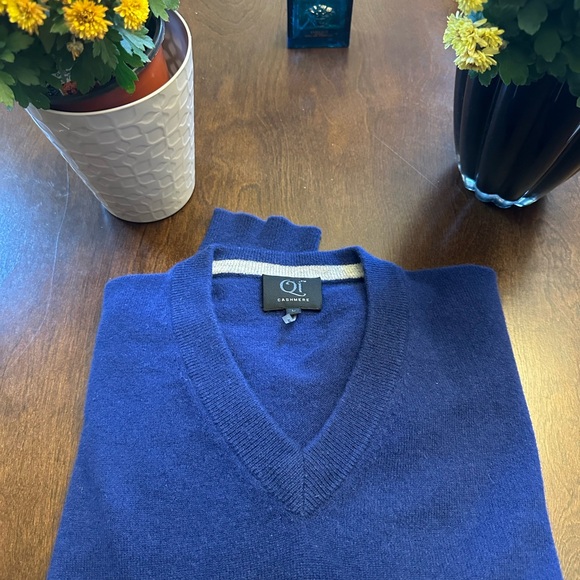 Qi Cashmere sweater - Picture 2 of 3